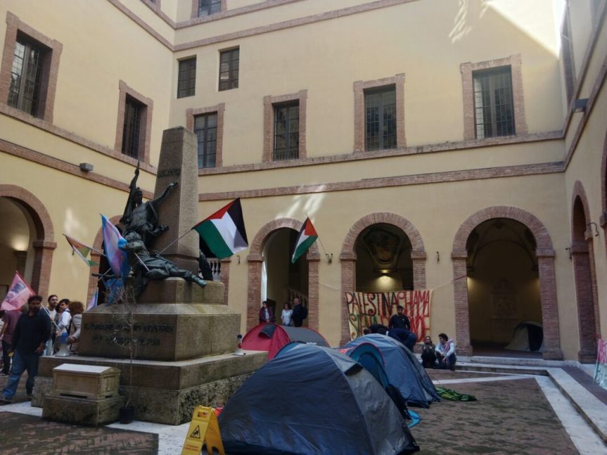 Siena, Studenti pro-Palestina occupano il Rettorato: ”Chiediamo una presa di posizione da parte dell’Università”