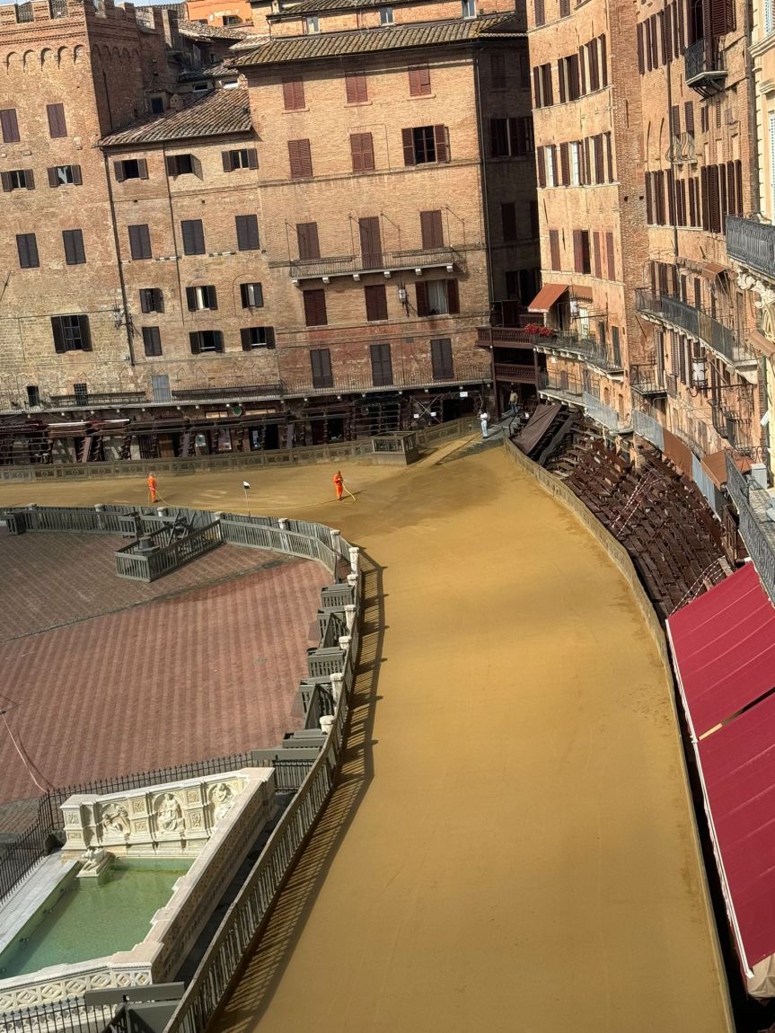 Palio di Siena: controlli della commissione vigilanza in Piazza del&nbsp;Campo