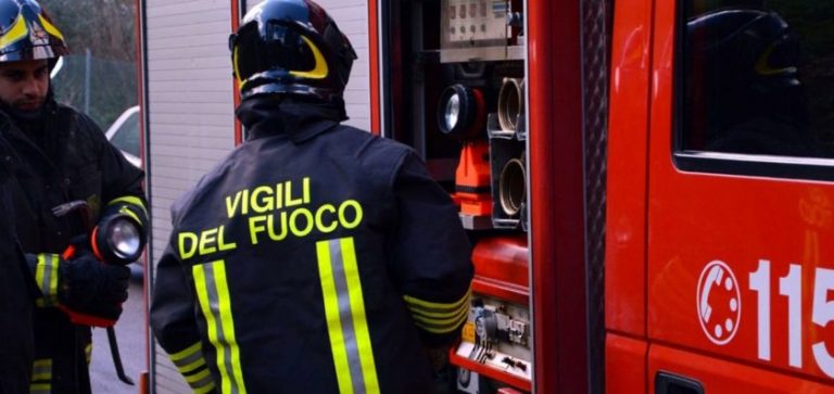 Provincia di Siena, Va a fuoco un van da nove posti: nessuna persona coinvolta