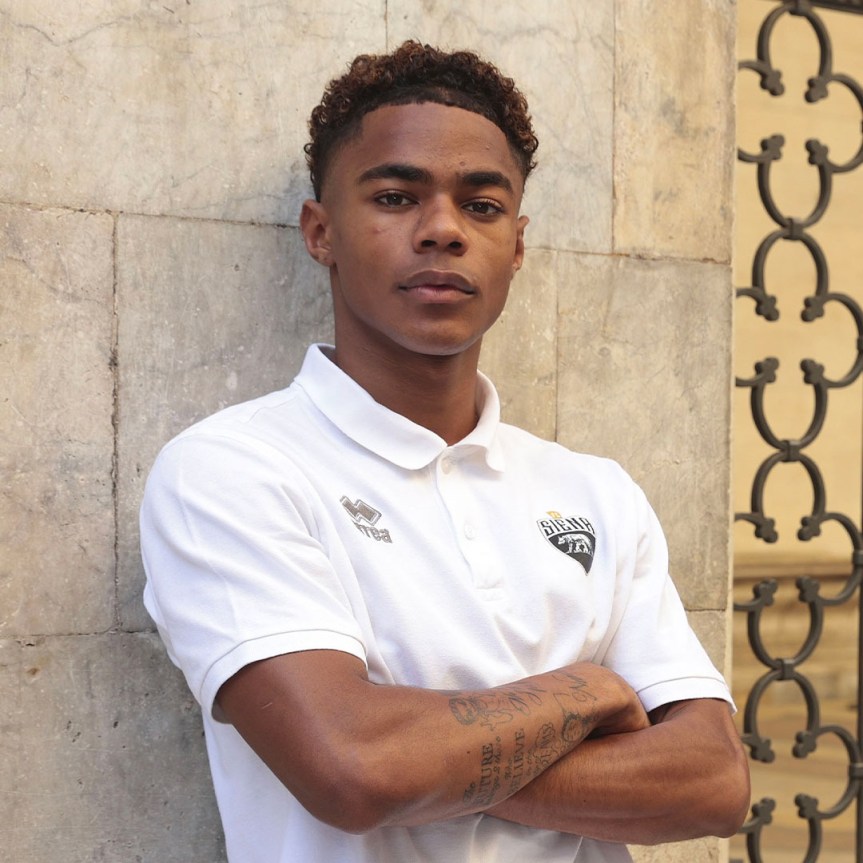 Siena, Siena Fc: Ufficiale, Alfred Hagbe rinnova il contratto con la società&nbsp;bianconera