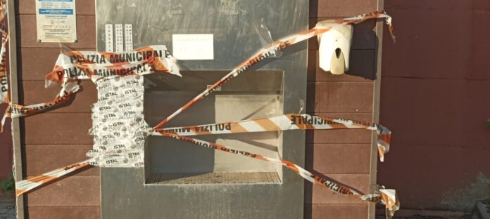 Siena, Colonna San Marco, nuovo atto di vandalismo: fuori uso la fontanella&nbsp;dell’acqua