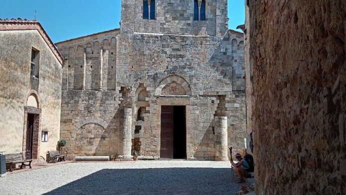 Provincia di Siena: Il solstizio d’inverno illumina la Pieve di Abbadia a&nbsp;Isola